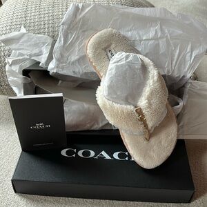 Coach Hampton flip flops size 7